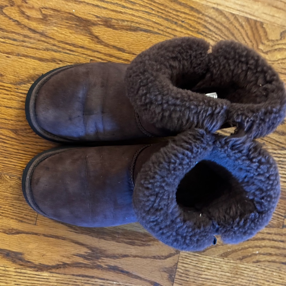 Ugg brown mini boot - Picture 2 of 9